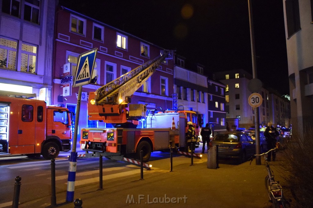 Einsatz BF Koeln Muelheim Formesstr Deutz Muelheimesrtr P004.JPG - Miklos Laubert